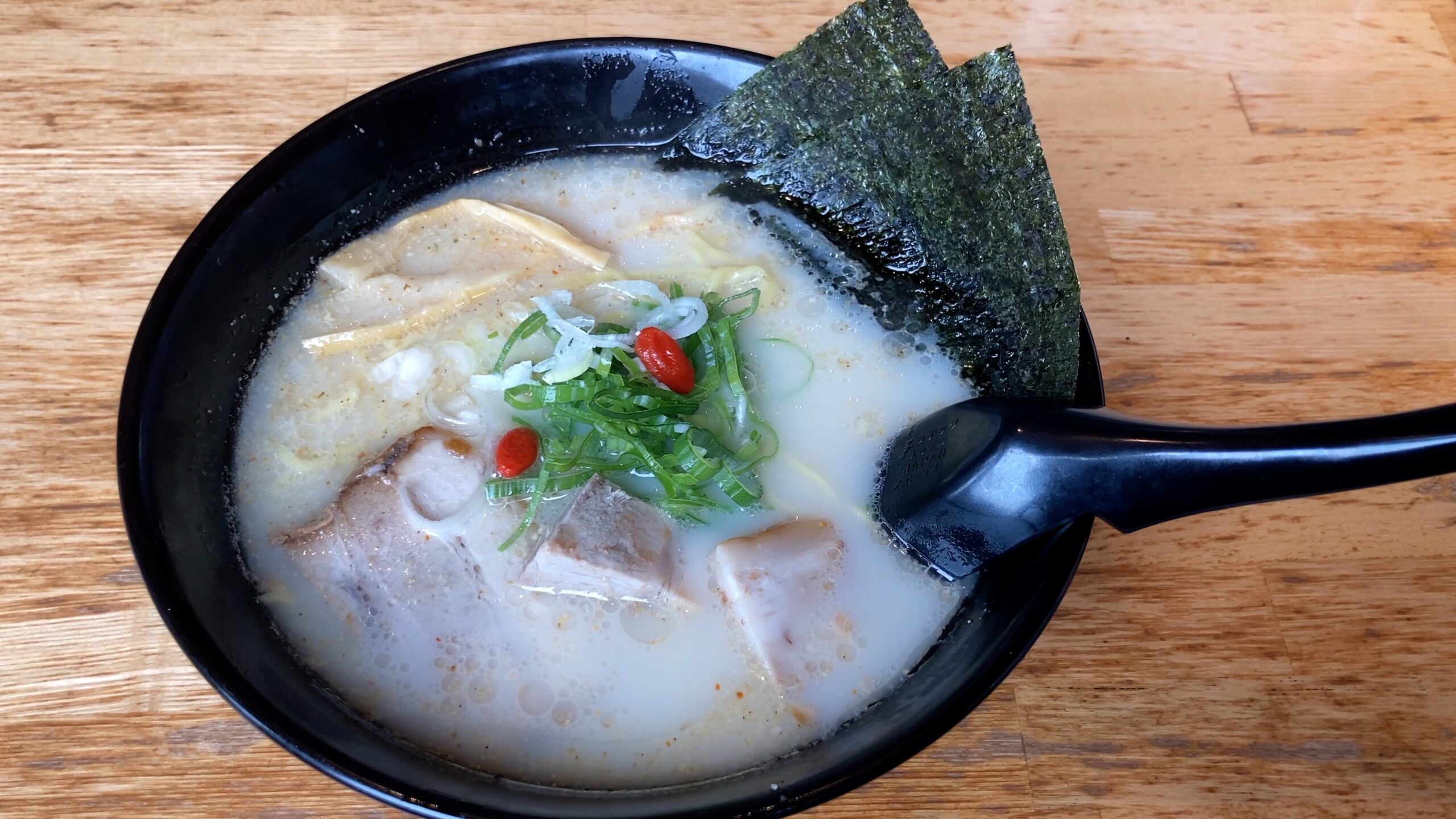 知床で食べる極上のラーメン！ミシュランのビブグルマン掲載店『波飛沫』 | メシ旅ほっかいどう